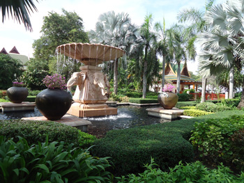 Hyatt Regency Grounds