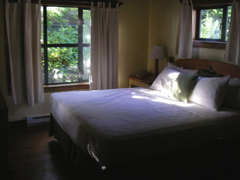 Middle Beach Lodge bedroom