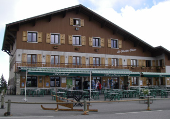 Les Rochers Blancs Hotel Bar and Restaurant at Crêt de Châttilion