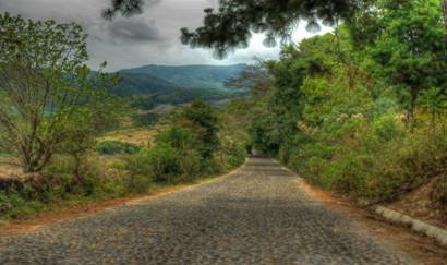 Cobblestone highway to San Sebastian de Oeste