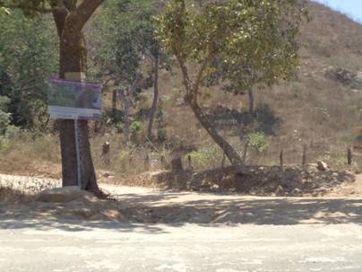 It’s approx 7.8km from the edge El Tuito to the junction of the track, sign-posted at the entrance.