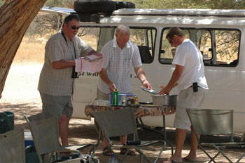 Lunch at Spitzkoppe under some welcome shade