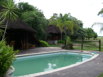N'kwazi Lodge bar restaurant and pool